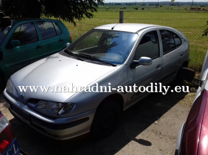 Renault megane stříbrná na náhradní díly ČB / nahradni-autodily.eu