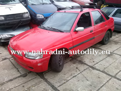 Ford escort sedan červený na díly Praha