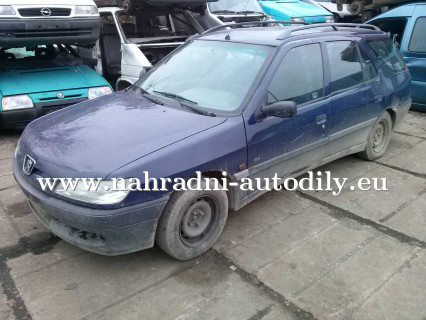 Peugeot 306 modrá na náhradní díly Praha / nahradni-autodily.eu