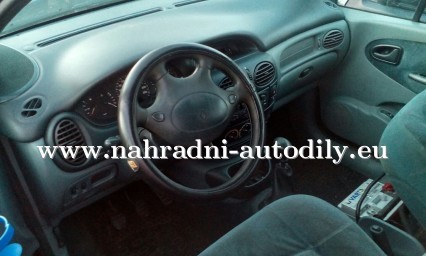 Renault Scenic modrá na díly ČB / nahradni-autodily.eu