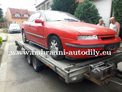 Opel Calibra červená na náhradní díly Brno / nahradni-autodily.eu