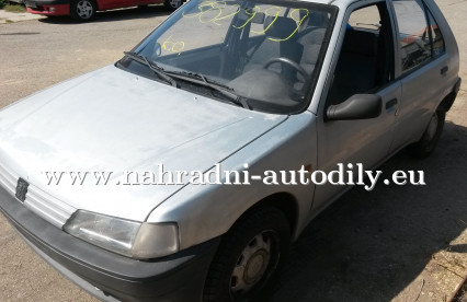 Peugeot 106 šedá metalíza na díly Brno / nahradni-autodily.eu