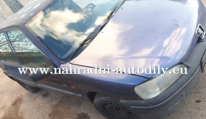 Peugeot 106 modrá metalíza na díly Brno