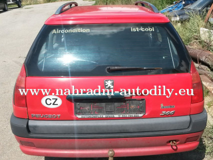 Peugeot 306 kombi červená na díly Brno / nahradni-autodily.eu