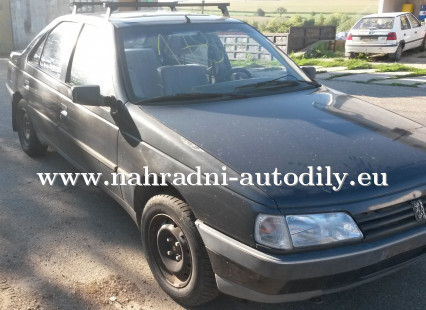 Peugeot 405 modrá na díly Brno