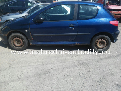 Peugeot 206 tmavě modrá na díly Plzeň / nahradni-autodily.eu