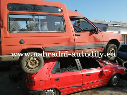 Renault Rapid červená na náhradní díly Plzeň / nahradni-autodily.eu