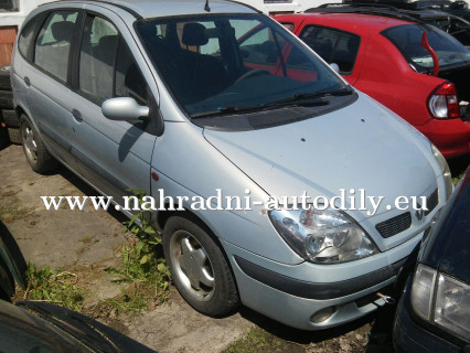 Renault Scenic stříbrná na náhradní díly Plzeň / nahradni-autodily.eu