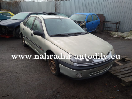 Renault Laguna stříbrná - díly z tohoto vozu / nahradni-autodily.eu