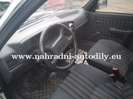 Peugeot 309 bílá - díly z tohoto vozu / nahradni-autodily.eu Peugeot 309 bílá - díly z tohoto vozu / nahradni-autodily.eu