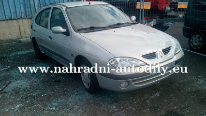 Renault Megane stříbrná - díly z tohoto vozu / nahradni-autodily.eu