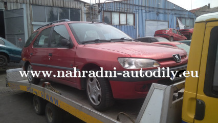 Peugeot 306 combi vínová - díly z tohoto vozu / nahradni-autodily.eu