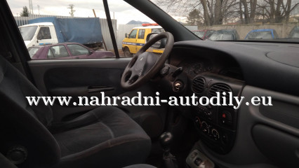 Renault Scenic modrá - díly z tohoto vozu / nahradni-autodily.eu