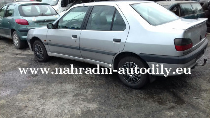 Peugeot 306 stříbrná na náhradní díly Tábor / nahradni-autodily.eu