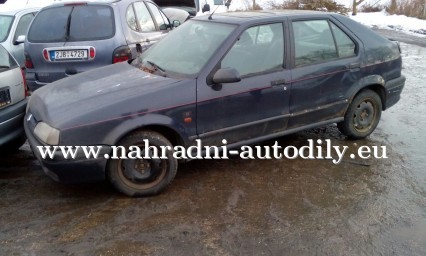 Renault 19 modrá na díly ČB / nahradni-autodily.eu