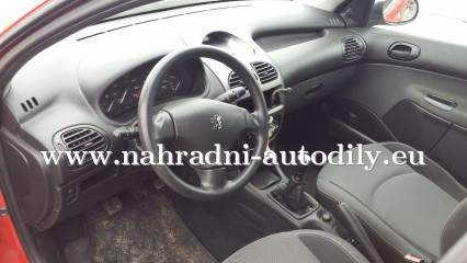 PEUGEOT 206 1.4i 2005 5.dver na náhradní díly Pardubice / nahradni-autodily.eu