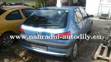 Peugeot 306 modrá na náhradní díly České Budějovice / nahradni-autodily.eu